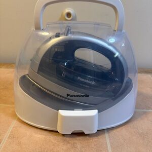 Panasonic NI-WL600 Portable Cordless Steam Iron 360 Freestyle w/ Cover Tested